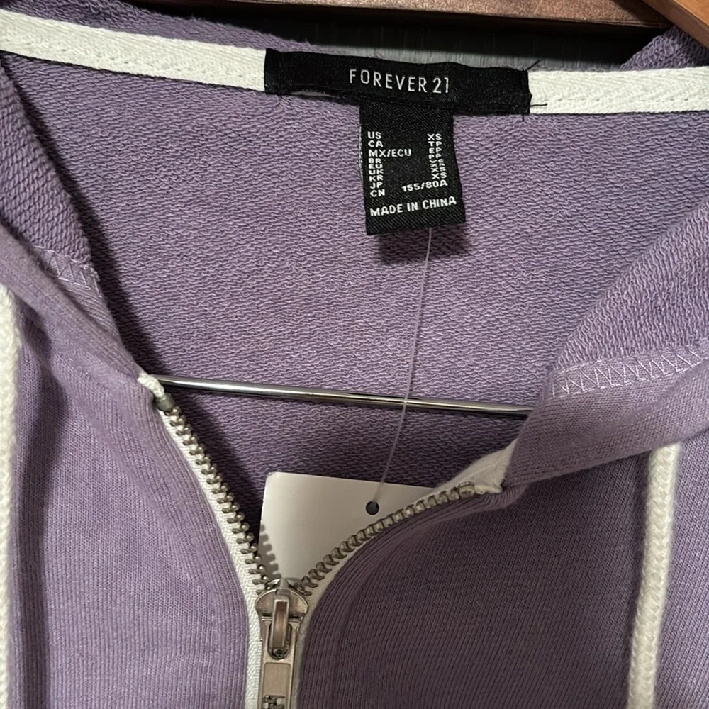 Forever 21 Lavender Cropped Hoodie NWT - Picture 2 of 3